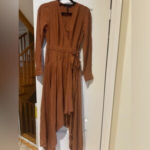 Host Pick-Bcbg brown dress